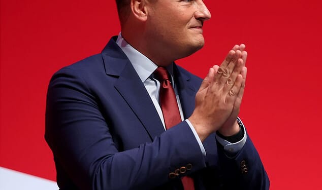 'We want Angela back': Wes Streeting is cheered as he urges Rayner to return... less than a month after she quit over £40,000 Stamp Duty dodge