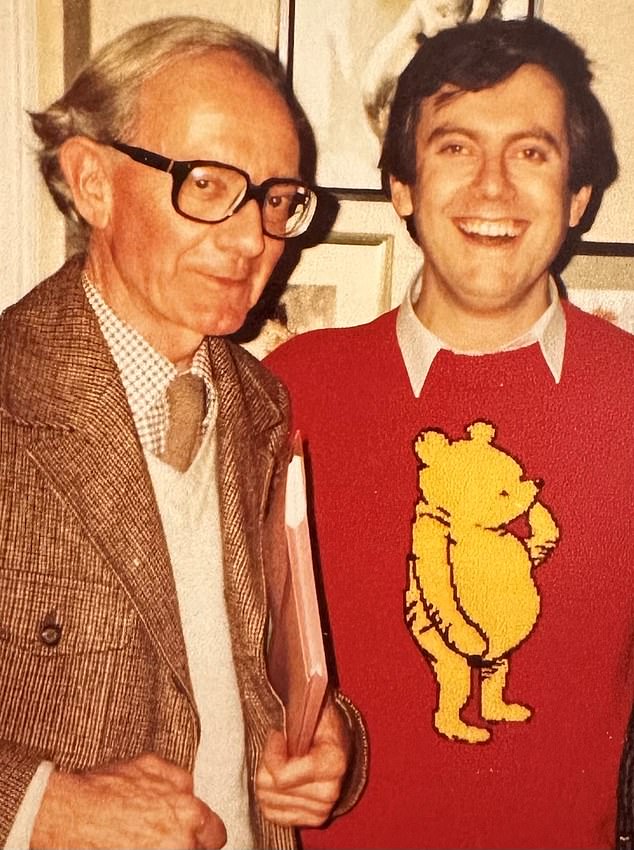 Gyles Brandreth (right) poses with Christopher Robin Milne (left) in 1986