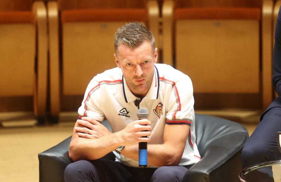 Jamie Vardy at his official Cremonese presentation.