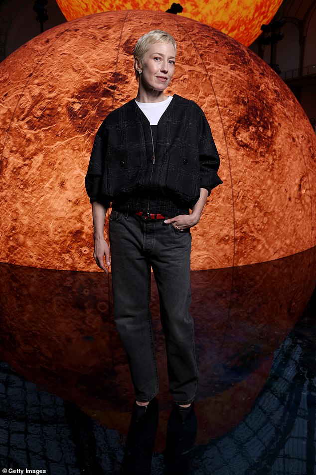 Carrie Coon attends the Chanel Womenswear Spring/Summer 2026 show