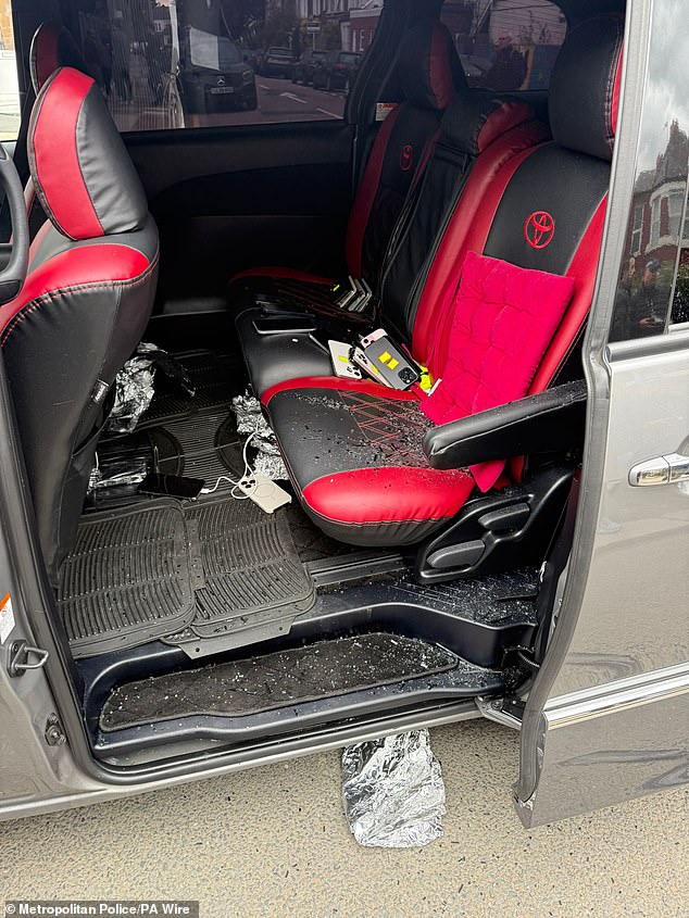 The Afghan nationals, codenamed Heron and Seagull, were grabbed from their specially adapted people carrier that had become a mobile ¿chop shop¿ for stolen phones