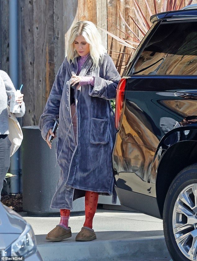 Between scenes, the longtime friends were seen laughing and chatting on set, offering the first glimpse at the eccentric world Hill has created for Cut Off