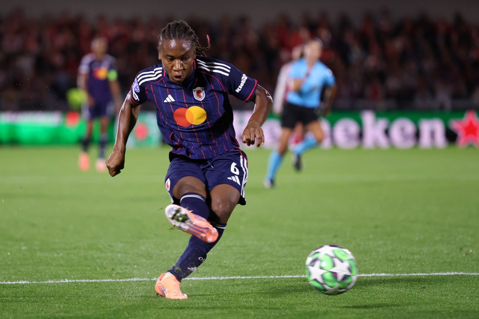 Melchie Dumornay of OL Lyonnes scores a goal during the UEFA Women's Champions League match.