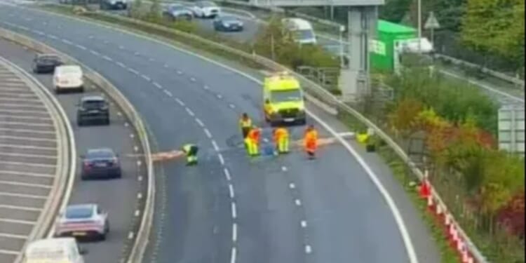 M27 closed near Southampton Airport after crash involving two vehicles as drivers warned of several miles of traffic