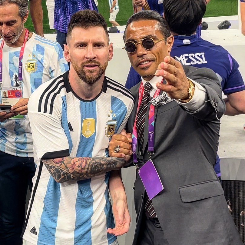 Nusret Gökçe, also known as Salt Bae, with Lionel Messi at the World Cup.