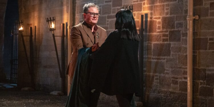 Celebrity Traitors fans left shocked by Alan Carr's first victim as he commits murder in plain sight