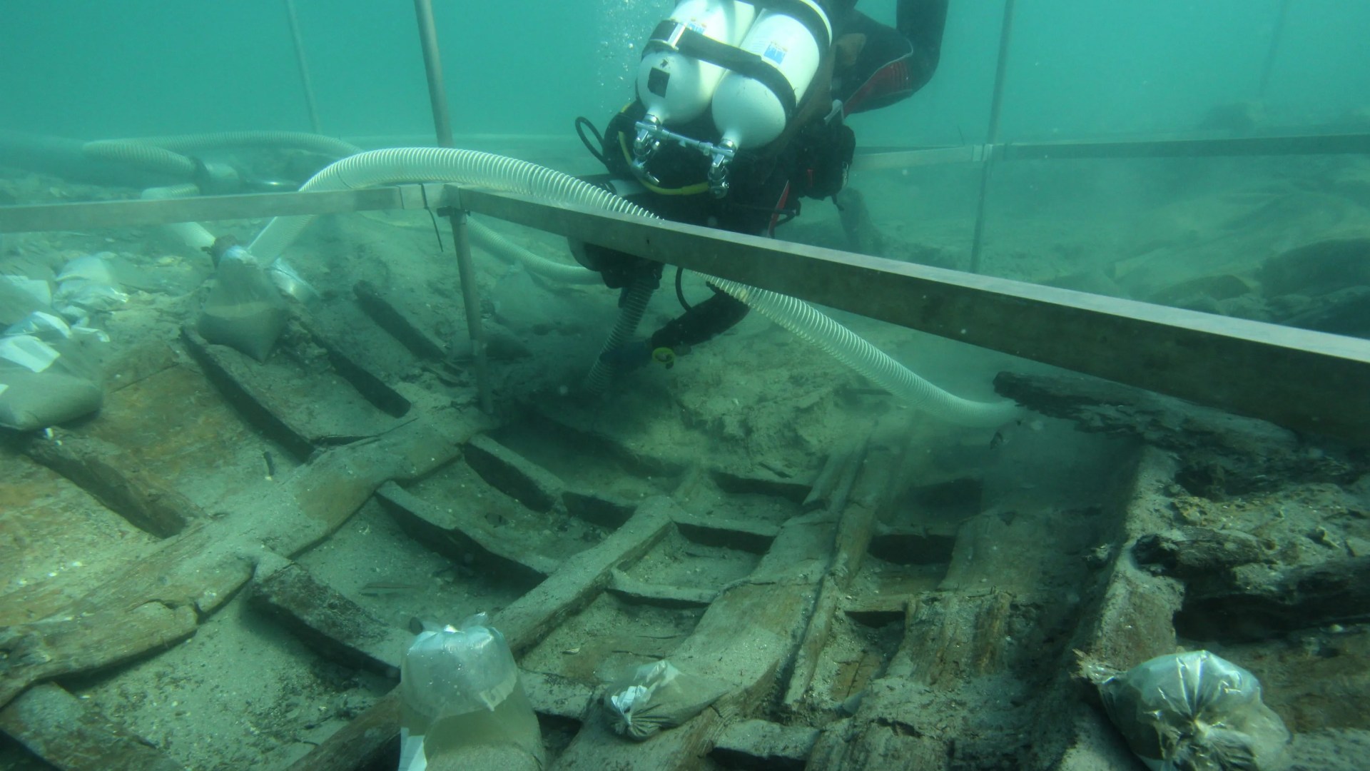 Ancient Roman shipwreck found underwater at hols hotspot as divers find treasure on boat sunk in storm
