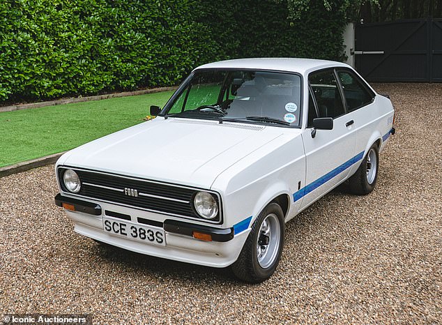 The second RS1800 going under the hammer at the same auction is this example: registration 'SCE 383S' from 1977 that has been dubbed 'a monument to originality'