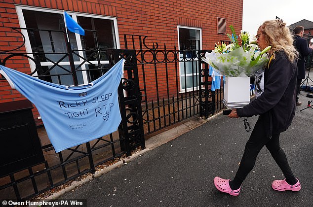 Tributes outside Hatton's Gym in Hyde ahead of the funeral procession this morning