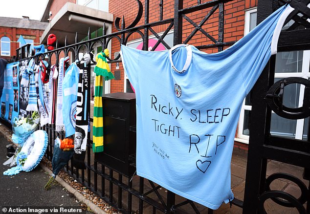 Tributes outside Hatton's Gym in Hyde ahead of the funeral procession this morning