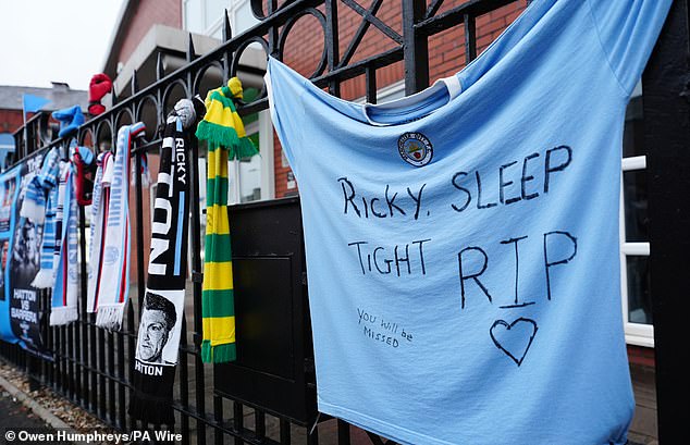 Tributes outside Hatton's Gym in Hyde ahead of the funeral procession this morning