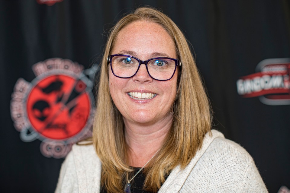 Actress Carrie Henn smiling at Fandom Invasion.