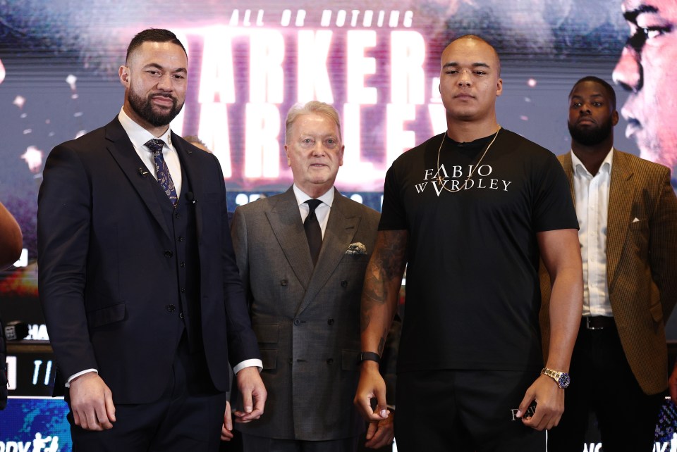 Joseph Parker and Fabio Wardley pose with promoter Frank Warren at a press conference for their heavyweight fight.