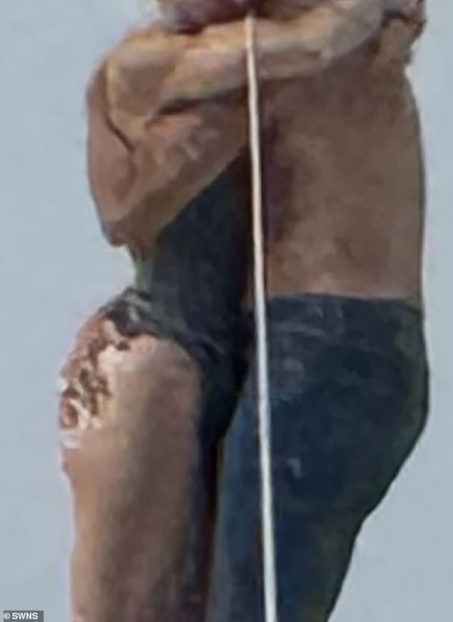 Justin even placed his hand on the pop singer's bottom during their intimate moment