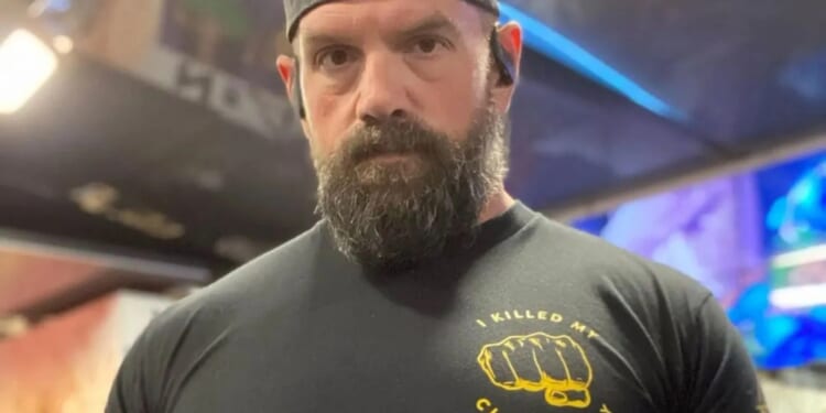 90s TV star looks unrecognisable after losing nearly 300lbs in incredible transformation