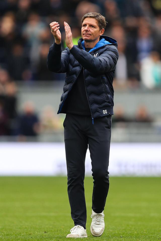 Oliver Glasner, manager of Crystal Palace, applauding.