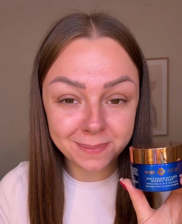 Victoria Harper Essential Toner, https://home.bargains/product/41b7ebb5-e22e-4fa4-b7b4-f9d2bf266e1b/victoria-harper-essential-toner-150ml, https://www.tiktok.com/@alicialydialand/video/7556971381850688790