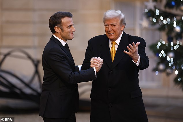 French President Macron invites Trump to Paris for the reopening of the Notre Dame in 2019 and marks the occasion with a little arm wrestle