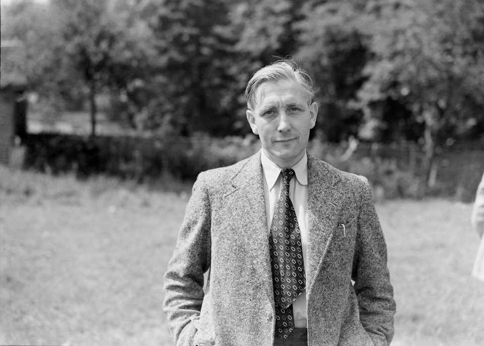 Black and white photo of Arthur Rowe, Tottenham Hotspur manager, from the 1950s.