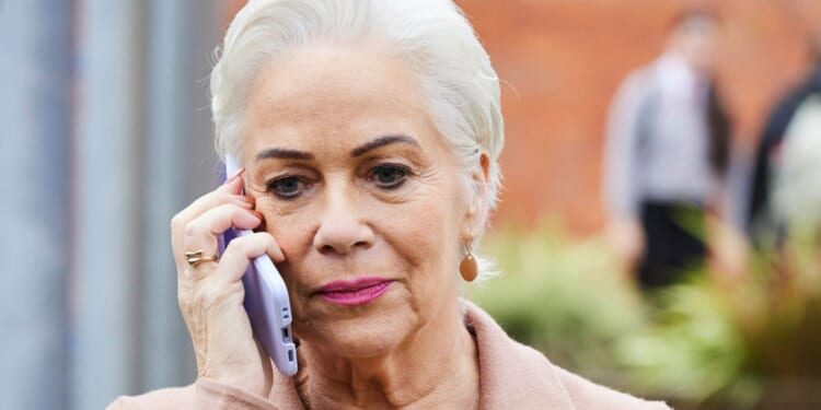 Loose Women's Denise Welch returning to iconic soap role after 15 years off screen