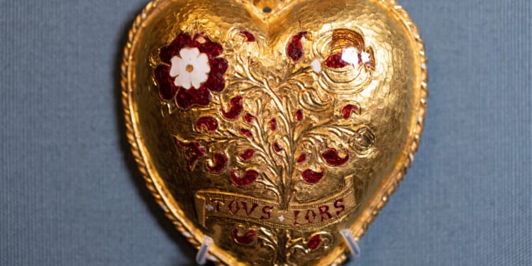 Cafe owner who found gold Tudor pendant with metal detector is set for staggering 7-figure pay day