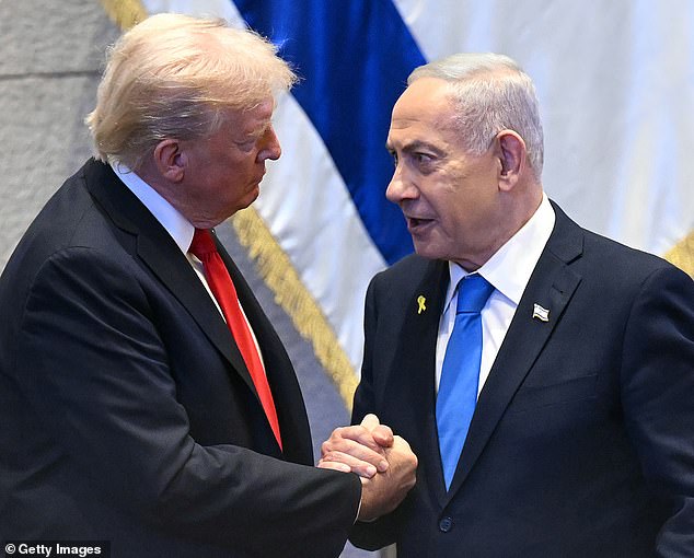 Prime Minister Benjamin Netanyahu, right, says Israel won¿t accept any kind of independent Palestinian state