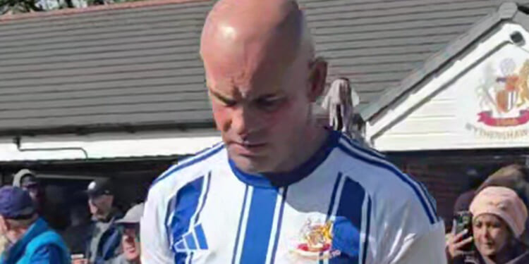 Former Man Utd midfielder, 37, shocks fans as he comes out of retirement four years after last match