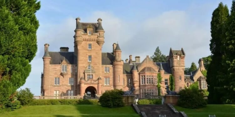 The 'charming' tiny highland town in the UK that's home to The Traitors castle