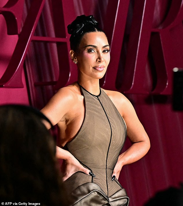 She rocked long black nails