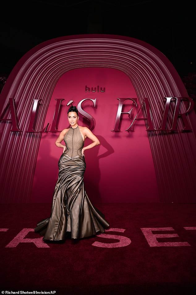 She posed up a storm on the red carpet