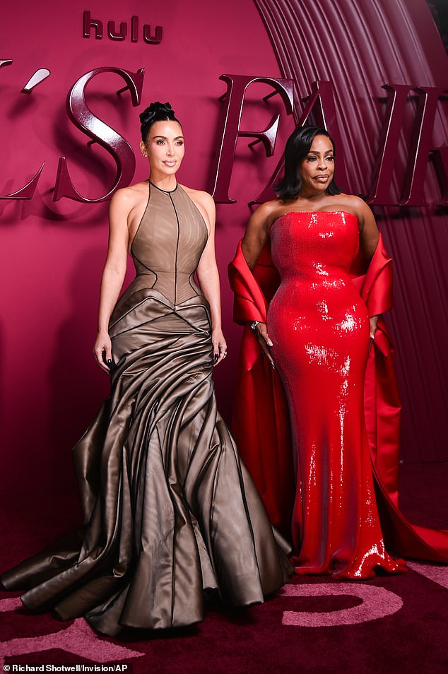 She was also joined by co-star Niecy Nash, 55