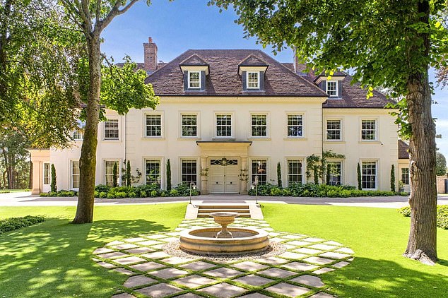 The property is situated near the prestigious Parkstone Golf Club and is on a small and exclusive cul-de-sac in Poole, Dorset