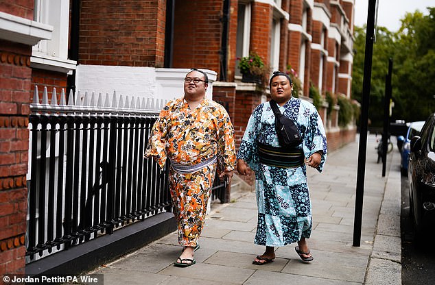 Other wrestlers chose to spend their downtime walking through the streets of Kensington