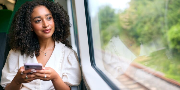 Six savvy ways to keep your Christmas travel spending on track