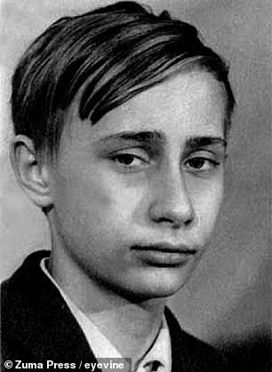 Class picure of Putin whe he was 14