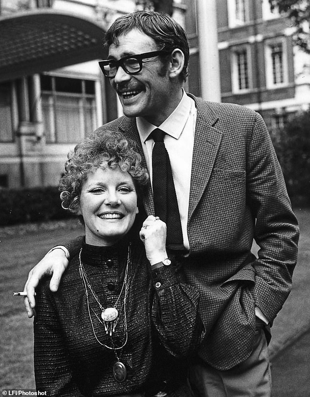 With Goodbye Mr Chips co-star Peter O’Toole, 1968