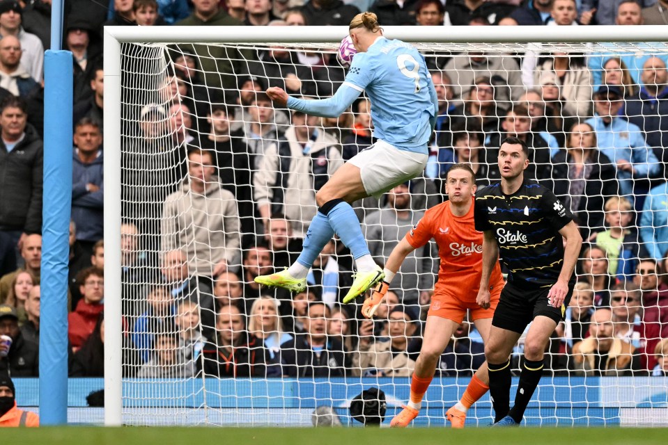 FBL-ENG-PR-MAN CITY-EVERTON