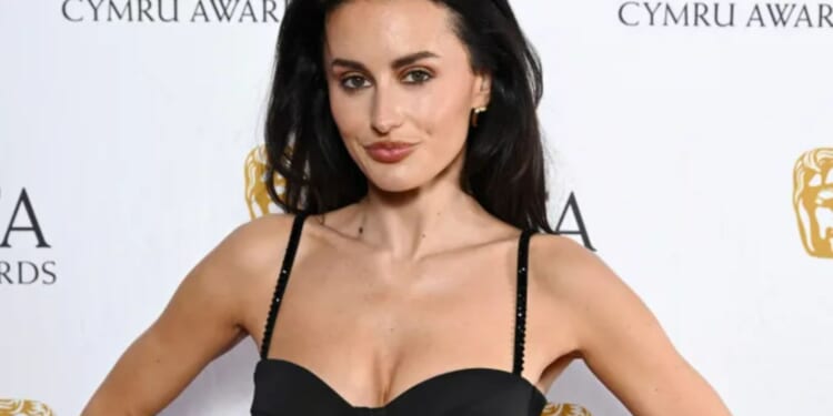 Strictly star Amber Davies reveals how she’s been avoiding backlash from critics over her dancing West End experience