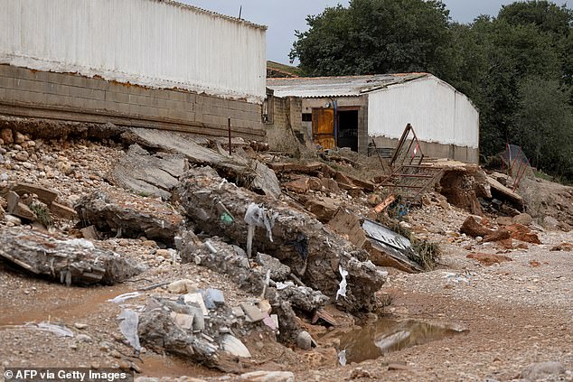 Torrential rain also brought public transport to a halt, with a train travelling through the Mediterranean corridor from Barcelona and Valencia being suspended, leaving around 3000 travellers stranded. This is some of the damage left behind in Freginals, south of Barcelona