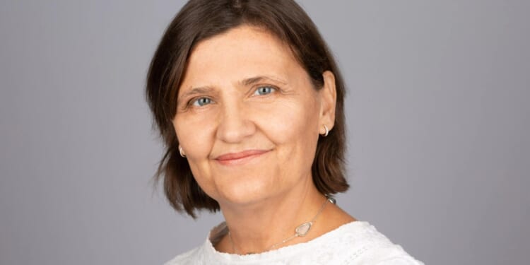 I help parents get kids into private school for free