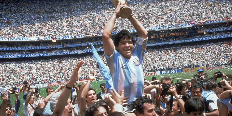 Football fan who carried Maradona on his shoulders in iconic photo after World Cup win sadly dies