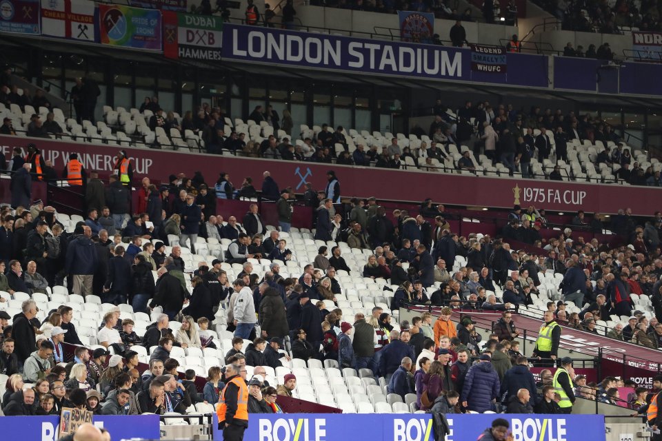 London, UK. 20th Oct, 2025. A part empty London Stadium, fans leaving, during the West Ham United v Brentford Premier League match at the London Stadium, London, England on 20 October 2025 Credit: Katie Chan/Every Second Media Credit: Every Second Me