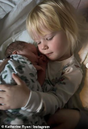 Fenna seen with Hollan