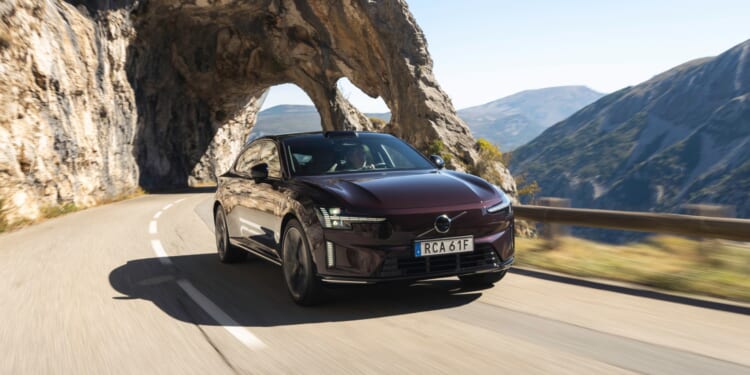 Volvo ES90 is a top notch slab of a saloon with rapid charging and stunning stereo but I do have some minor complaints