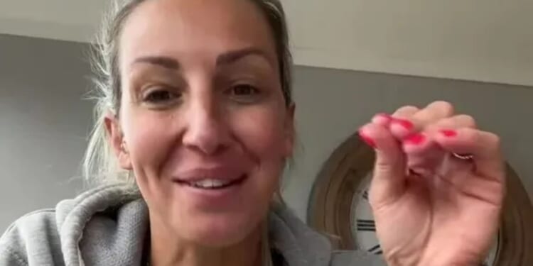 I’m in a parking war with my bully neighbour, my man got into street drama with him & neighbours were listening