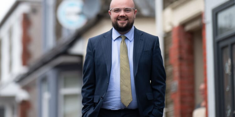 Sir Keir braces for another blow as voters take to polls in Welsh by-election with Reform on course to win