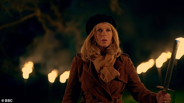 In the episode's closing moments, it was revealed that the three faithfuls at risk would learn their fate on the chess board, with the victim set to be murdered face-to-face