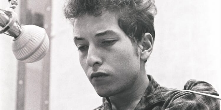 Bob Dylan was a phenomenon, his songs said the things I wanted to, admits folk legend Joan Baez