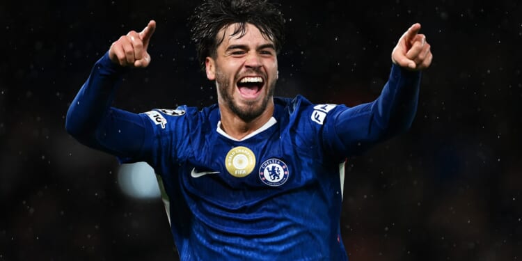 Sunderland boss opens door to transfer return of Chelsea Champions League hero Marc Guiu after bizarre 26 DAY stint