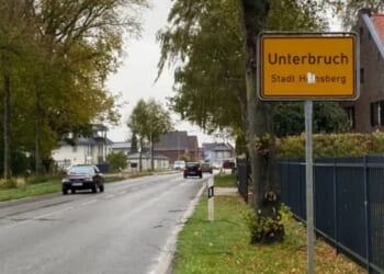 Teen girl 'lured into car by ex before being gang raped by Syrian asylum seekers' in Germany